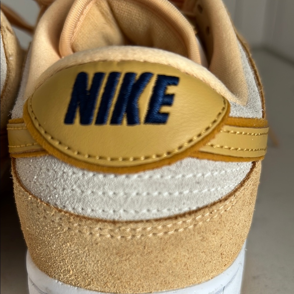 Very Good - Women's Nike Dunk Low LX Sneaker - White / Yellow - Gold - Size W7 - Picture 12 of 16